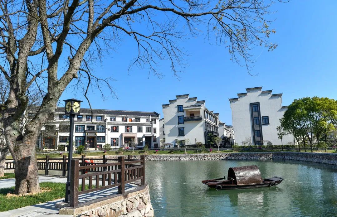 傅显明在六石街道调研时强调坚定扛起责任推动高质量发展