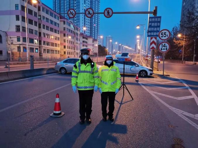 抗疫进行时交警支队做好疫情防控抓好交通管理