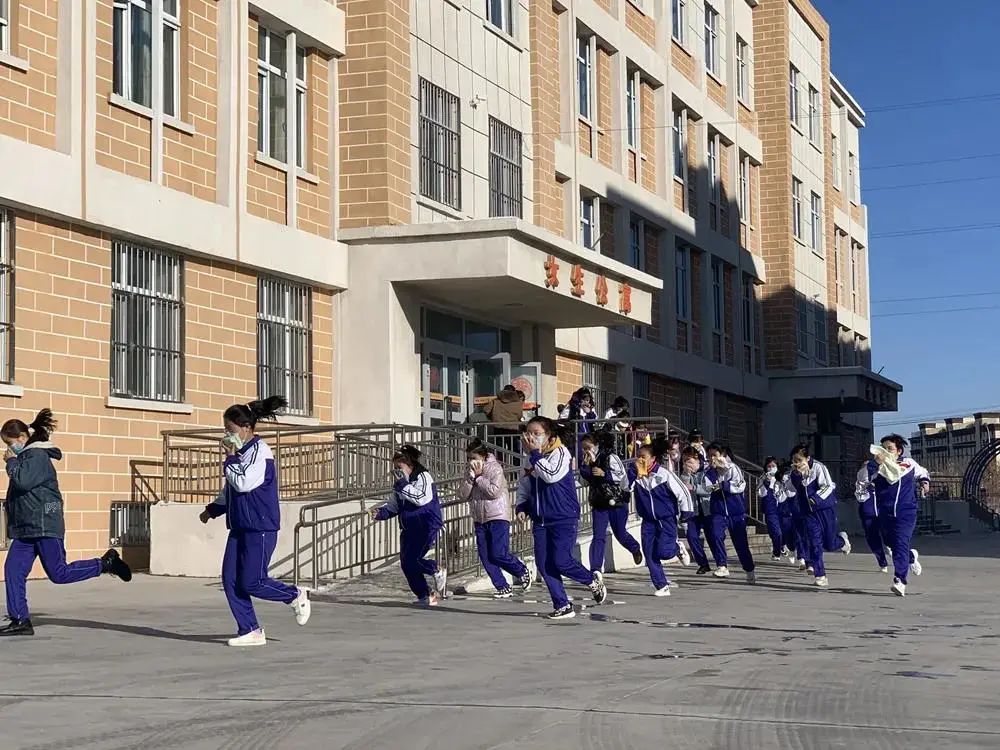 奎屯市第十中学图片