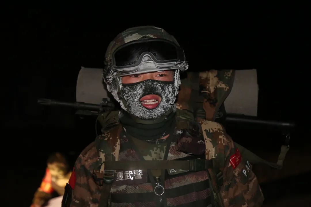 军人的这些"妆容",哪个令你动容?