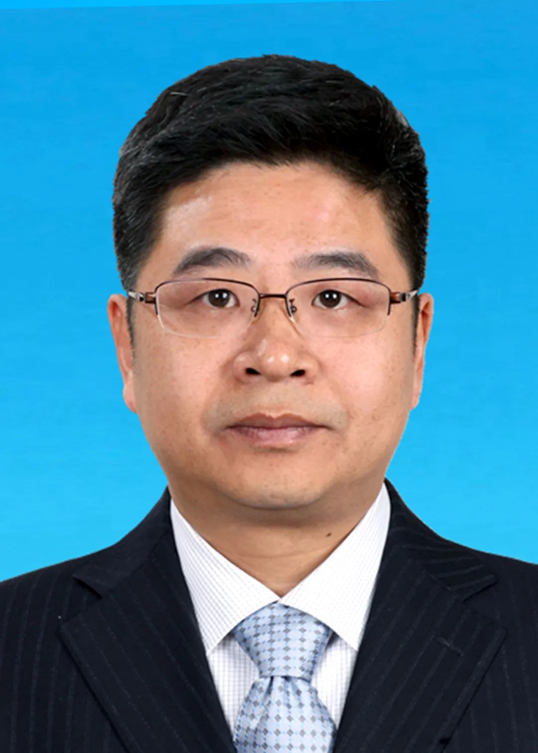 1968年10月生,研究生,中共党员,现任金山区委副书记,区政府副区长