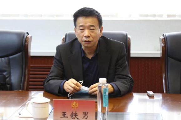 查阅队伍教育整顿工作资料观看队伍教育整顿专题片参观队伍教育整顿