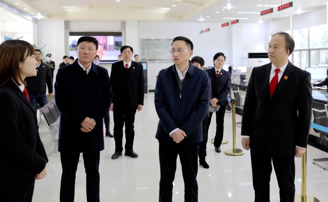 市委常委政法委书记郭家满深入市中院调研指导