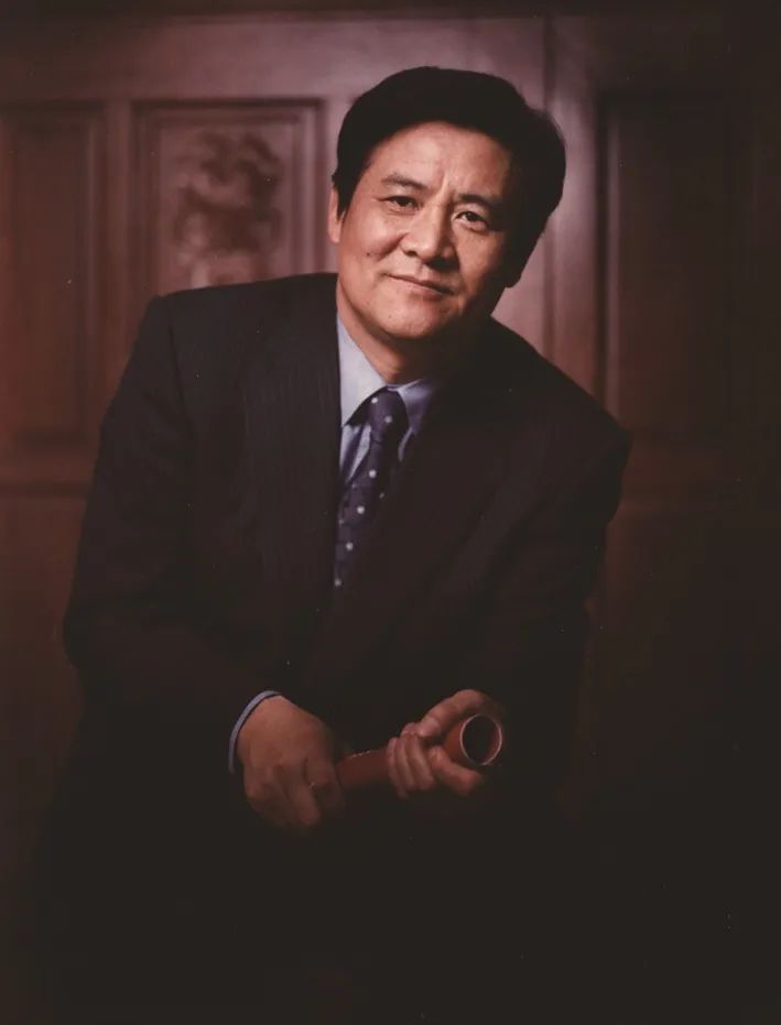 天南地北象山人郑宏舫汇四海英豪创宏图伟业