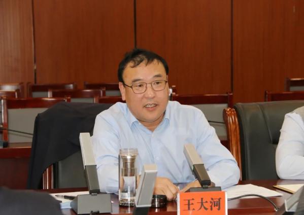 我县召开新能源开发战略合作座谈会