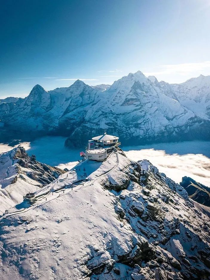 瑞士雪朗峰一日看尽秋与冬