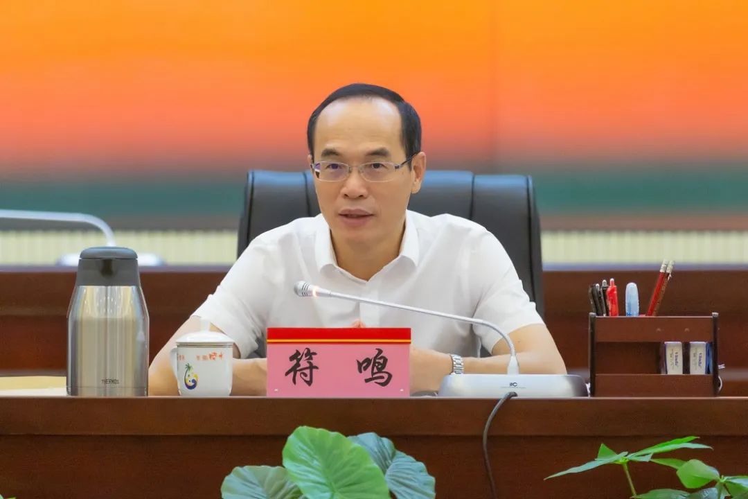 并讲话,县委副书记,县政府代县长罗桦,县委副书记,政法委书记张纳军