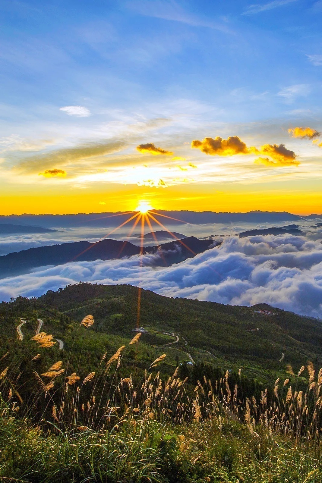 云游| 跟着火车游红河