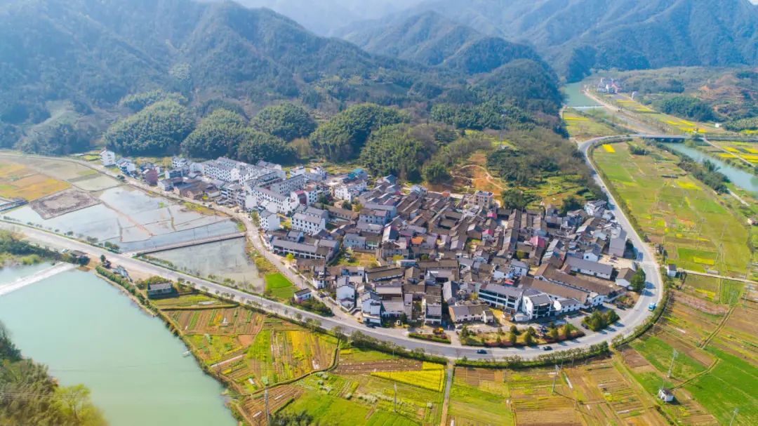 檀溪镇平湖村座落于浦北腹地,壶源江畔2021-11-11 19:01金华市浦江县