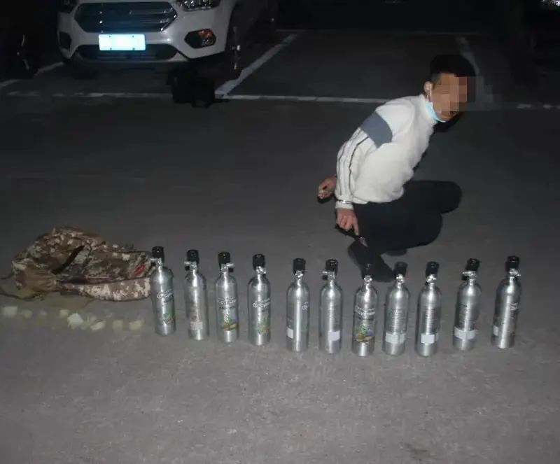 多名男子非法买卖笑气被商州公安抓获