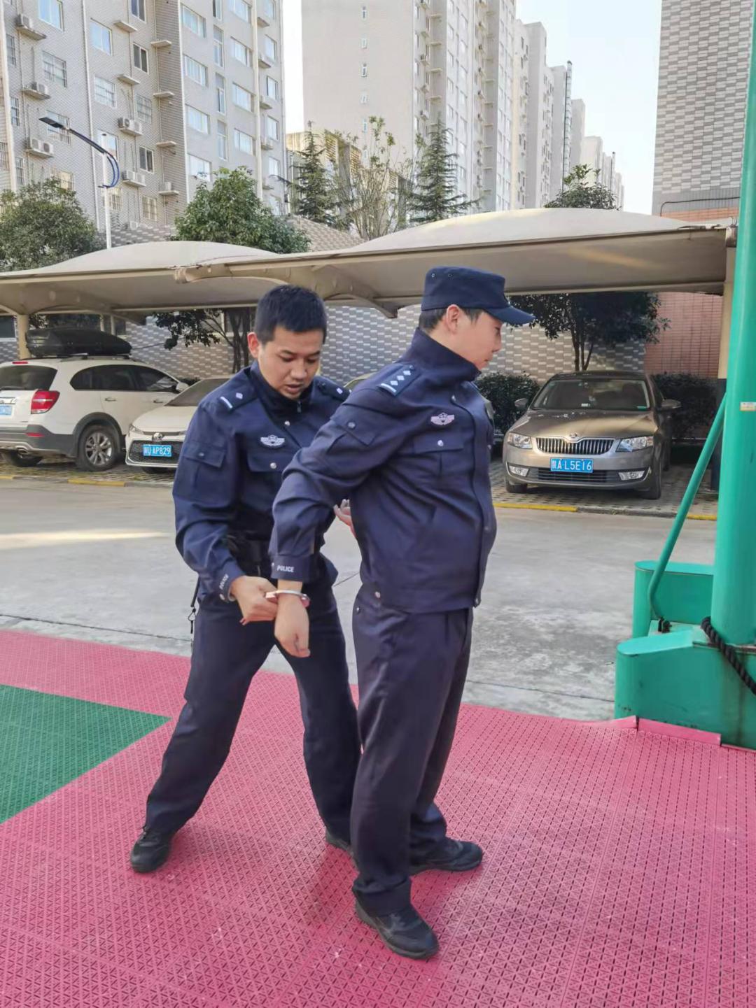 处及时提出意见和建议,让警队干警收获颇丰,为下一步有的放矢地补短板