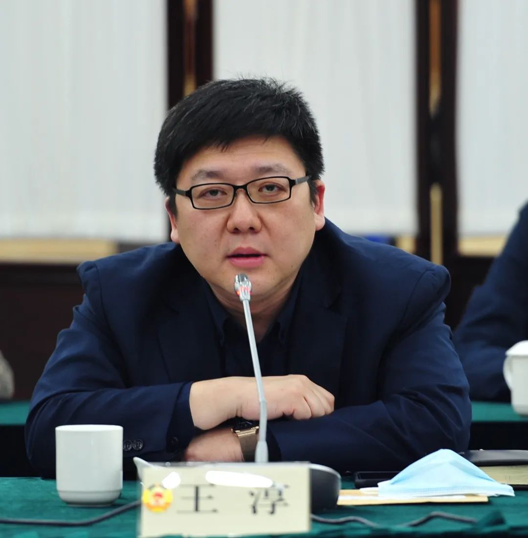 除了群众代表,应邀与会的还有市政协委员,徐汇区生态环境局局长王淳