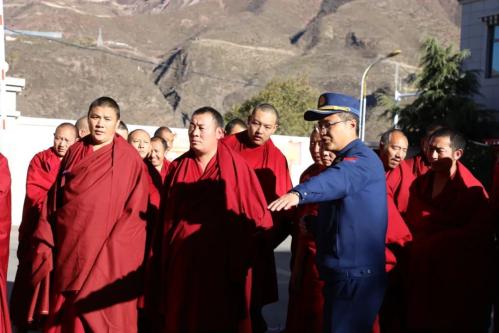 119消防宣传月七进活动二强巴林寺消防救援大队开展落实消防责任防范