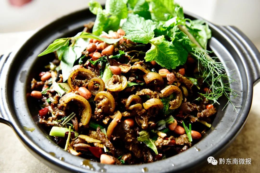 大力挖掘"羊瘪,牛瘪"文化,开拓特色饮食市场,每天前来看牛市,吃牛瘪的