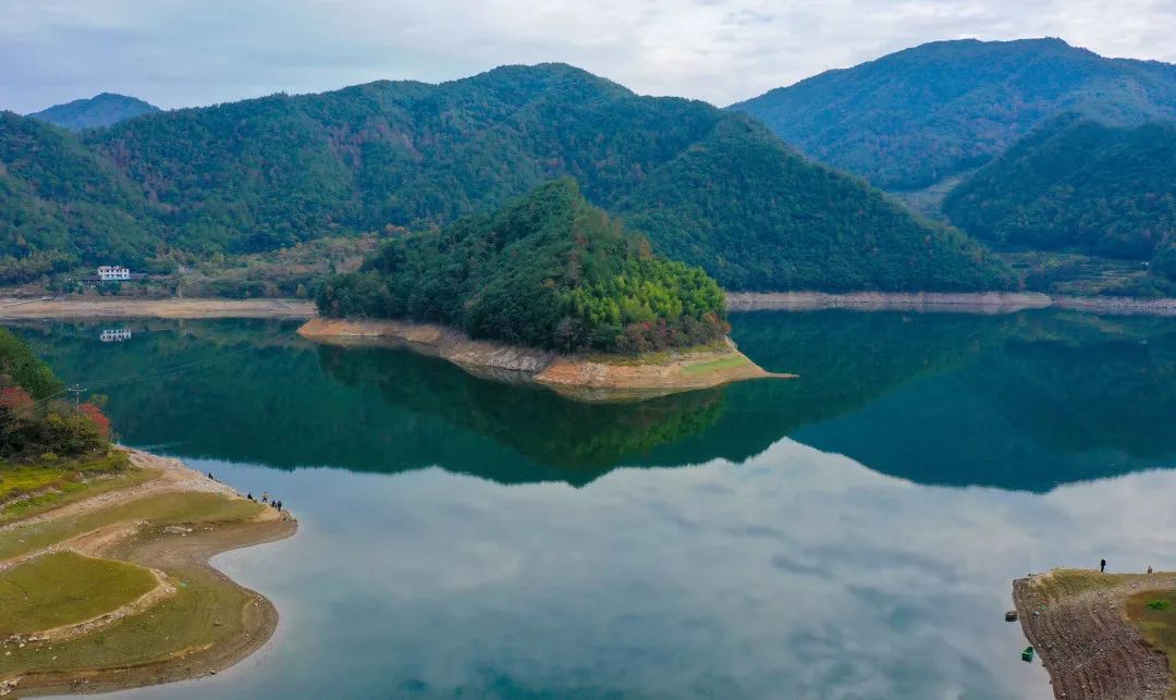 横锦水库多深图片