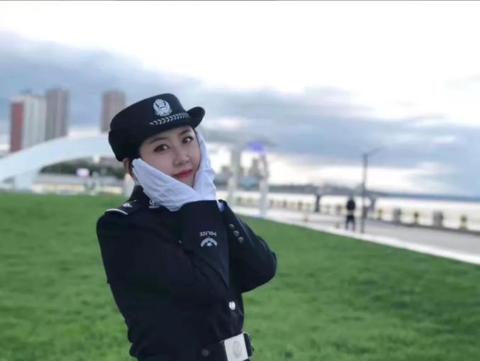 抗疫先锋铁路分局疫情一线的铿锵女警