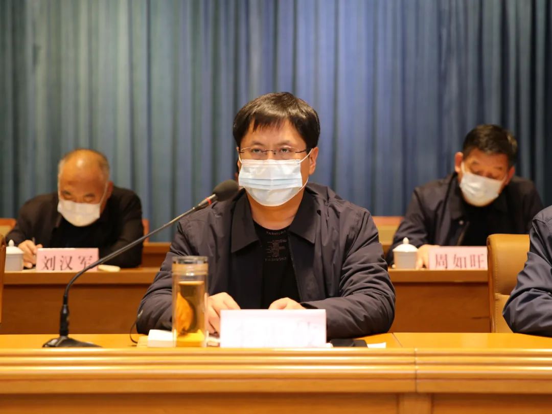 县委常委,县纪委书记,监委主任李忠岐通报了典型案例.