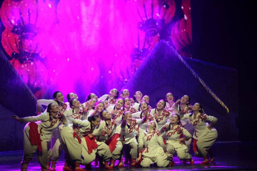 舞蹈学院两部原创作品《喜饽饽》《海阳有个王大娘》成功入选