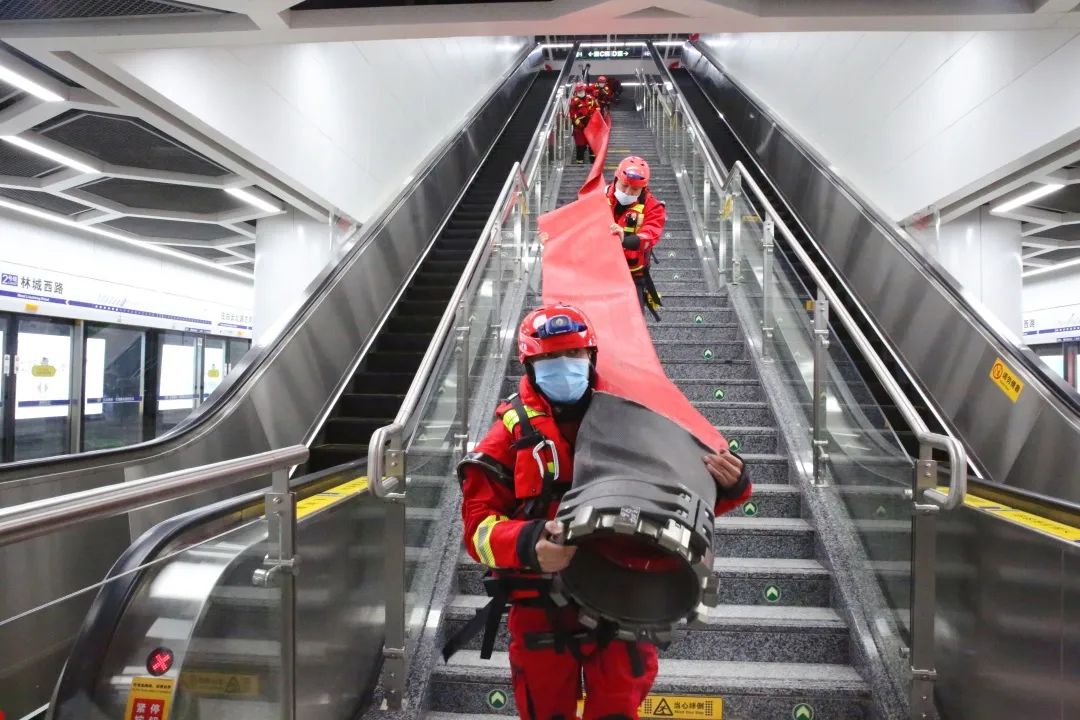 贵阳市组织开展地铁防汛事故救援演练