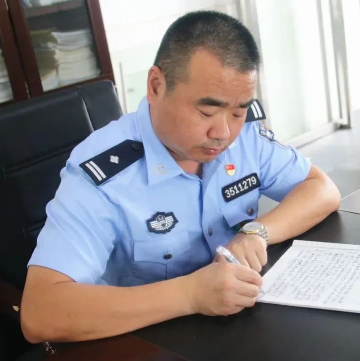 莆田监狱二监区监区长,一级警长 陈俊煌