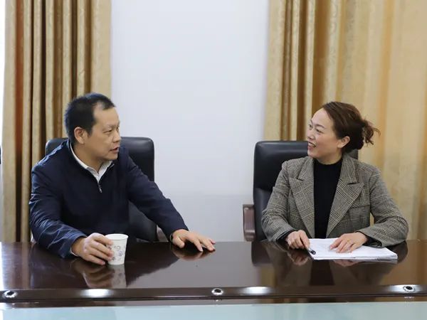 和大数据管理局局长宋丹和省人大代表,当阳市泉兴公司总经理刘兴红