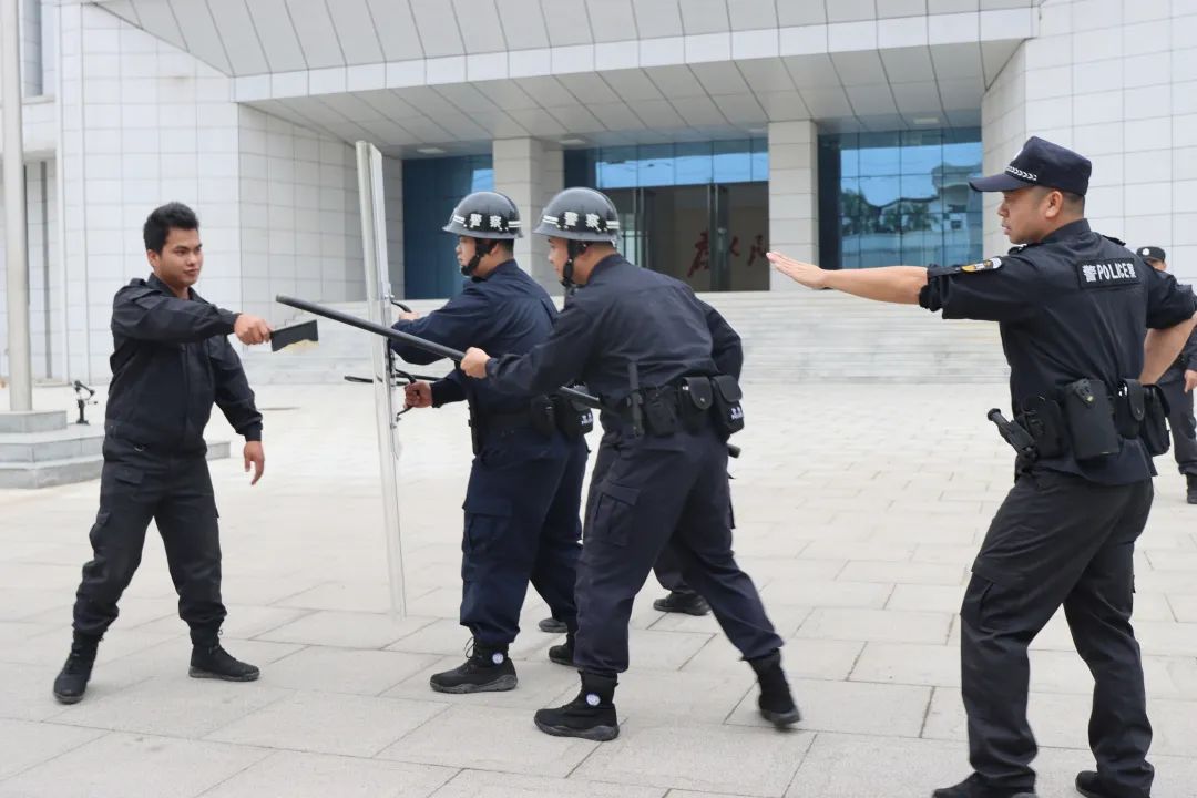 法警照片图片