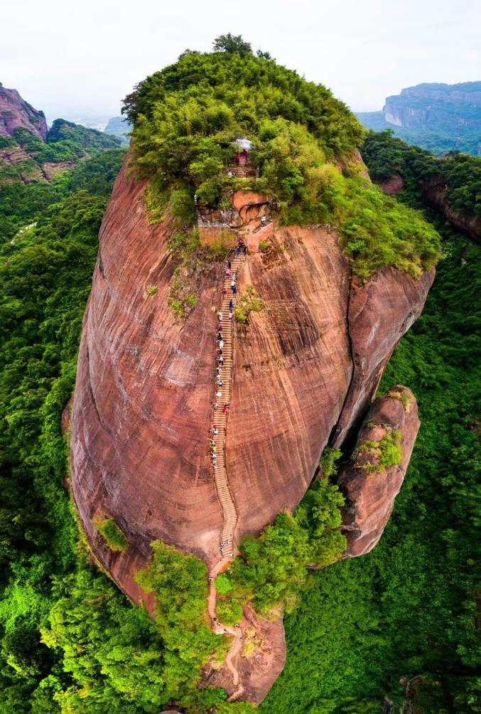 贊丹霞山入選為廣東最美森林旅遊目的地