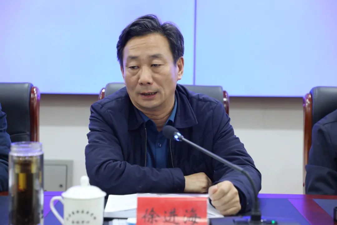 市人大常委会副主任徐进海指出:在脱贫攻坚阶段,康保县坚持以脱贫攻坚