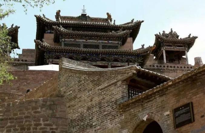 【云中文化】"万水归托"中,河口古镇立起铸铁蟠龙旗杆