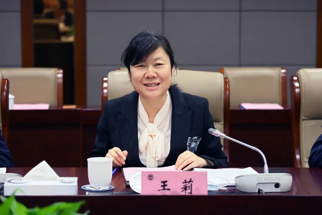 茅台集团丁雄军董事长一行来我校考察调研