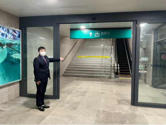 哈尔滨车站出站口图片图片
