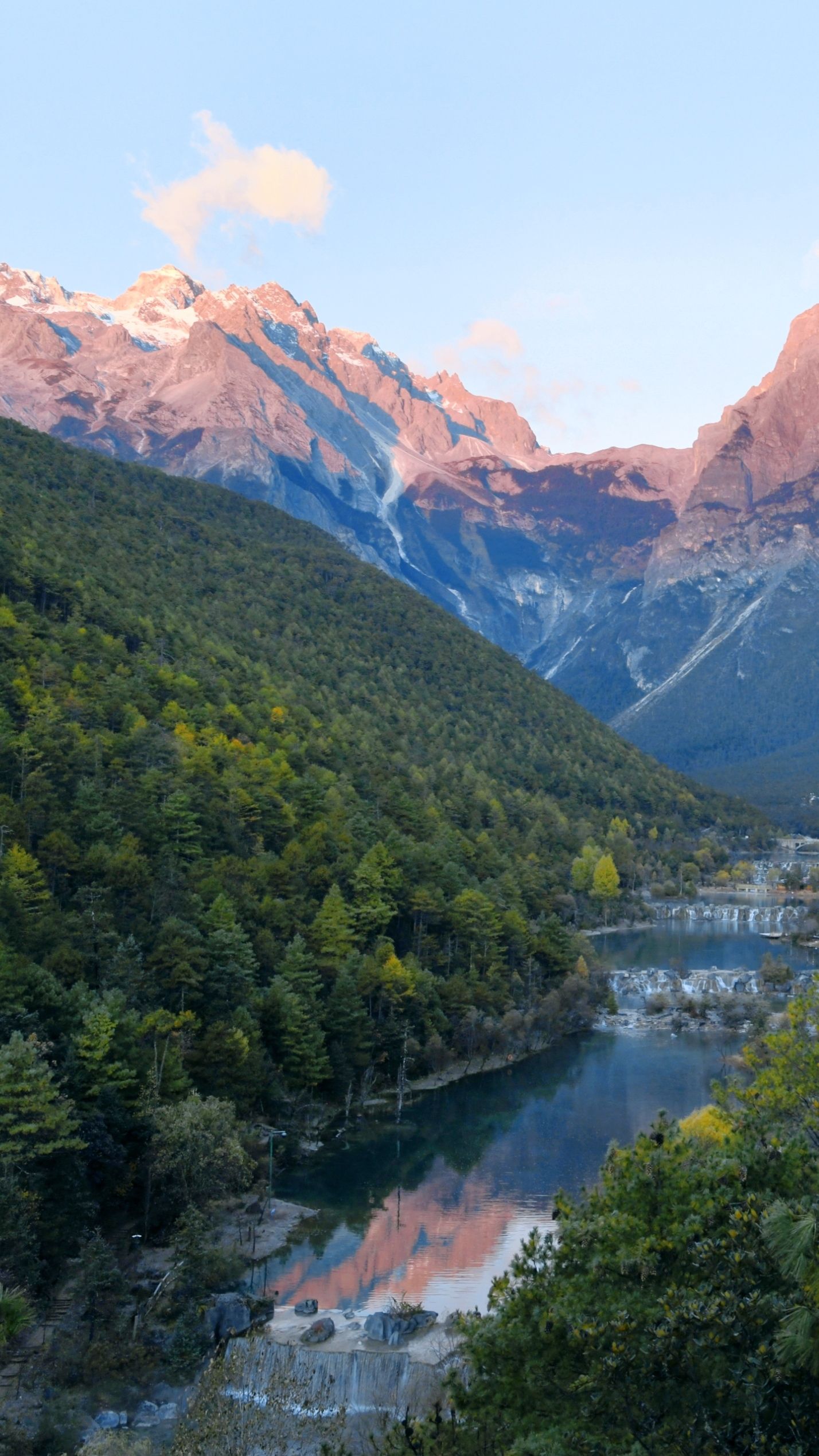 小雪丨玉龙雪山绚烂如诗画