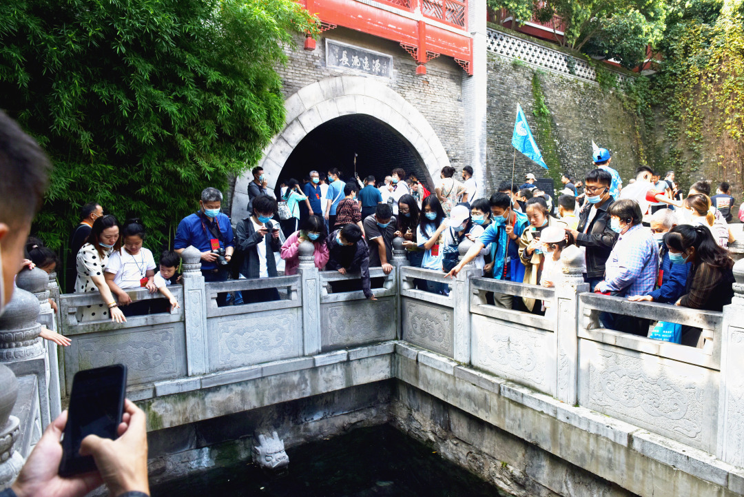 陕西华清宫多措并举让游客安赏霓裳