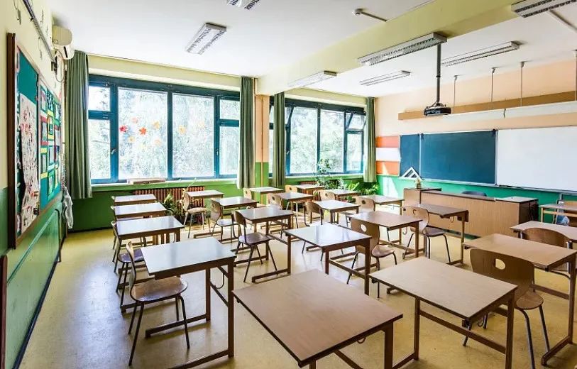 媒体：部分地区中小学学位预警_学位预警会有什么后果_学位预警会进入档案吗