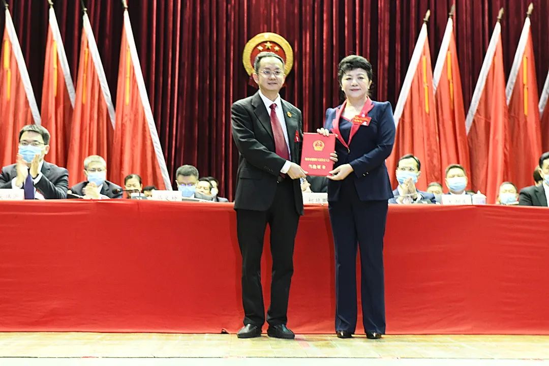 颜映丰同志当选汕头市潮阳区人民法院院长