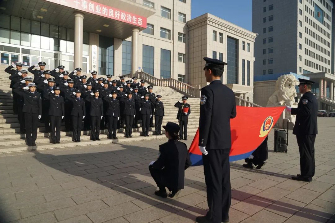 宁城县公安局举行《公安机关人民警察誓词》宣誓仪式