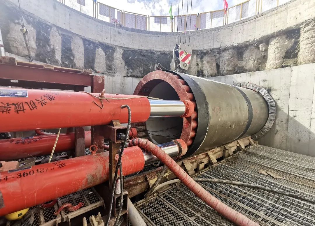 最新进展上海临港新片区两港大道污水主干管工程项目进入全面开顶阶段