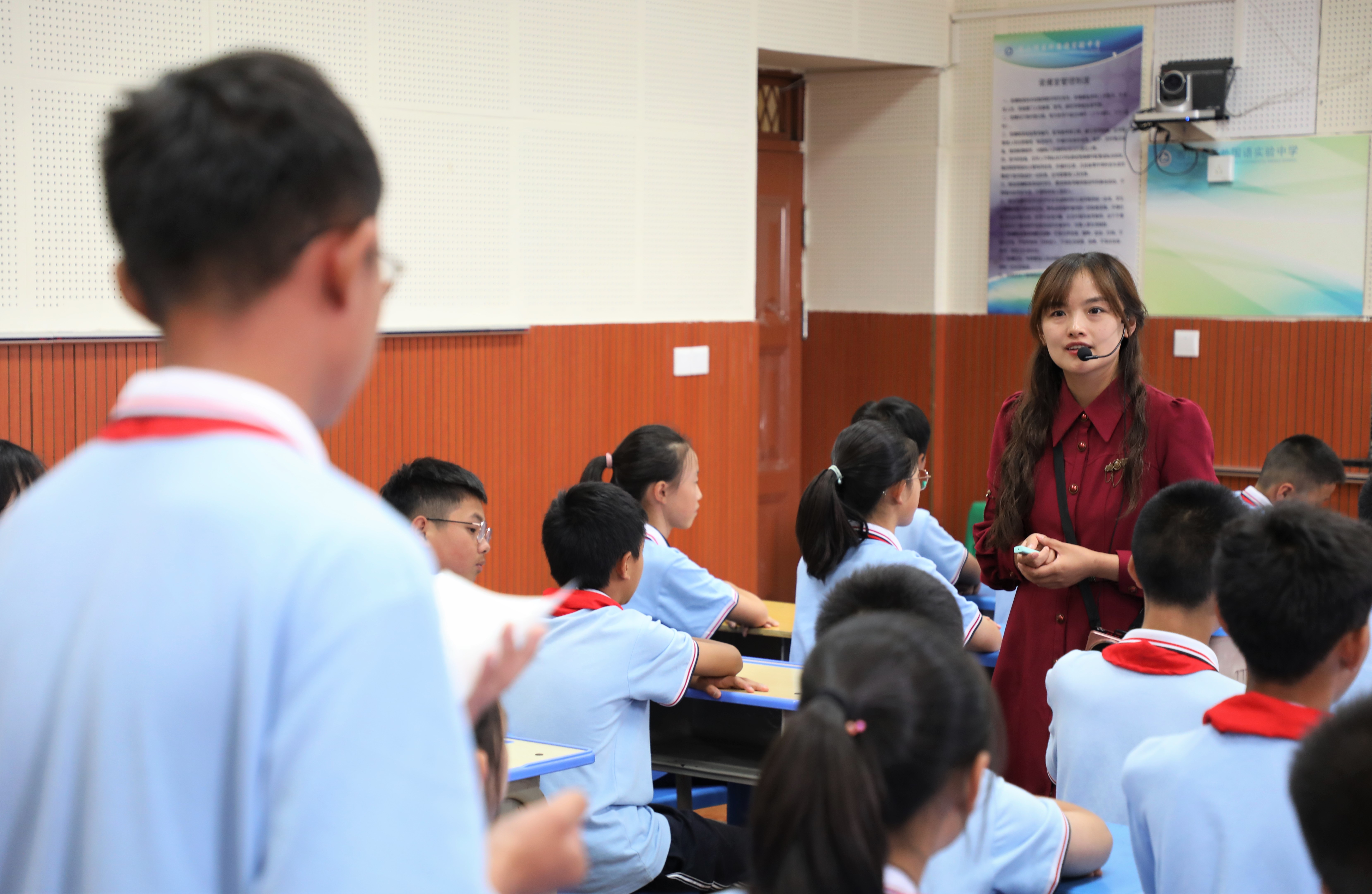 老师跟学生谈话图片图片