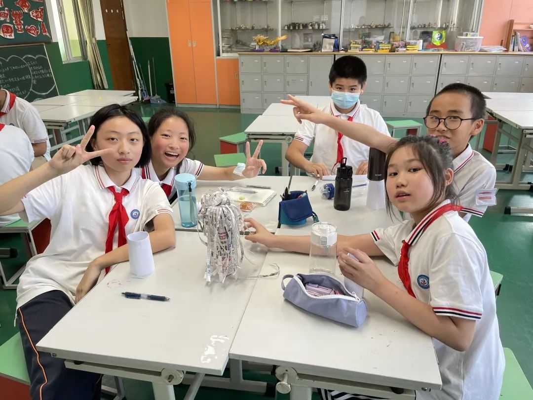 上虹中学有个"乱糟糟"的教室,却成了很多学生的"神秘宝藏地"!