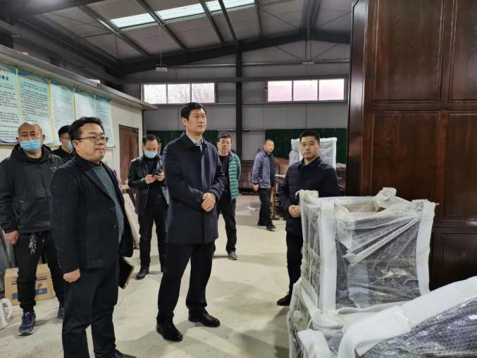 县长王峰督导检查巩固拓展脱贫攻坚成果工作