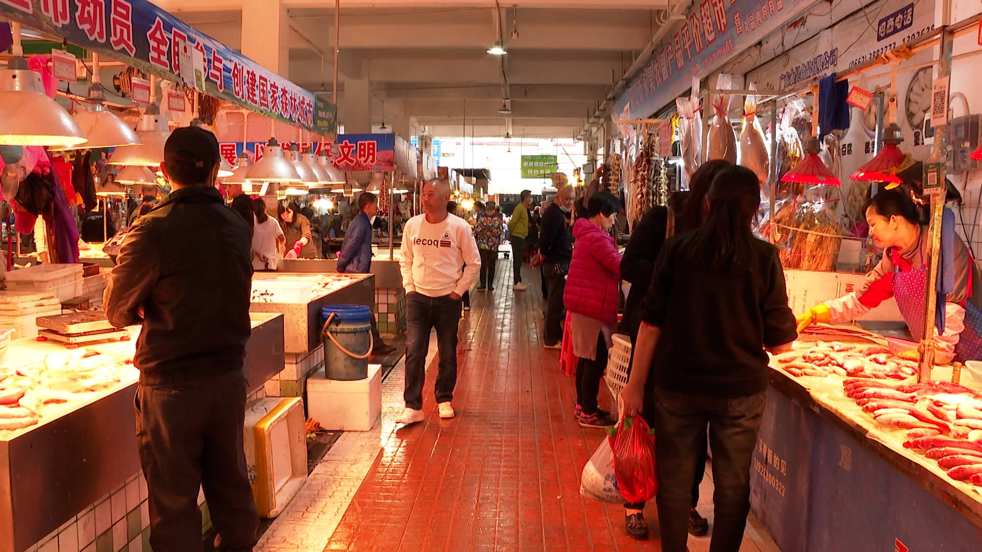 闸坡农贸市场防疫工作不到位