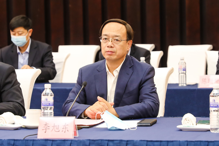 签约仪式现场,济南市国资委党委书记,主任李旭东表示,齐鲁财金集团是