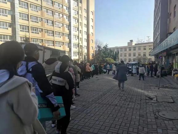 加鸡腿大连这所高校封校后有求必应