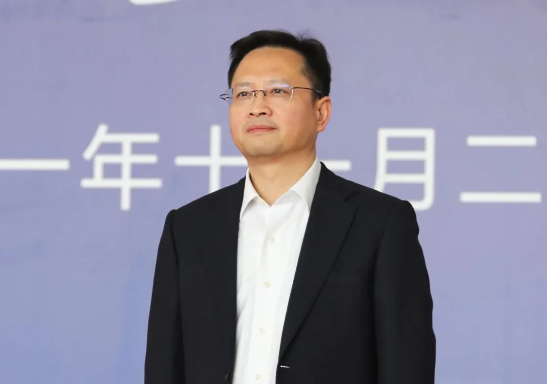 区委副书记,区长袁泉出席