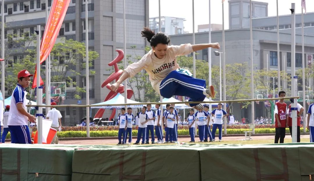 华迈实验中学图片