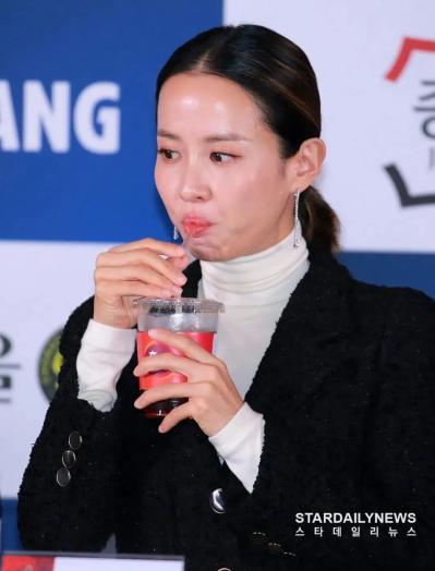 女明星喝下它的痛苦表情是这款饮料的营销法宝