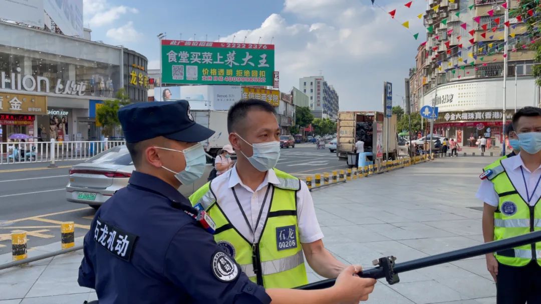 高素质东莞义警义警陈修铮铮铁汉的领头羊