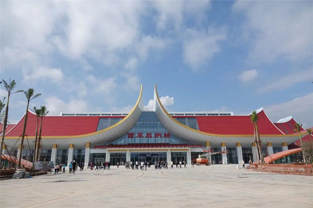 乘坐火车看西双版纳孔志坚中老铁路通车助力西双版纳打造世界旅游名城