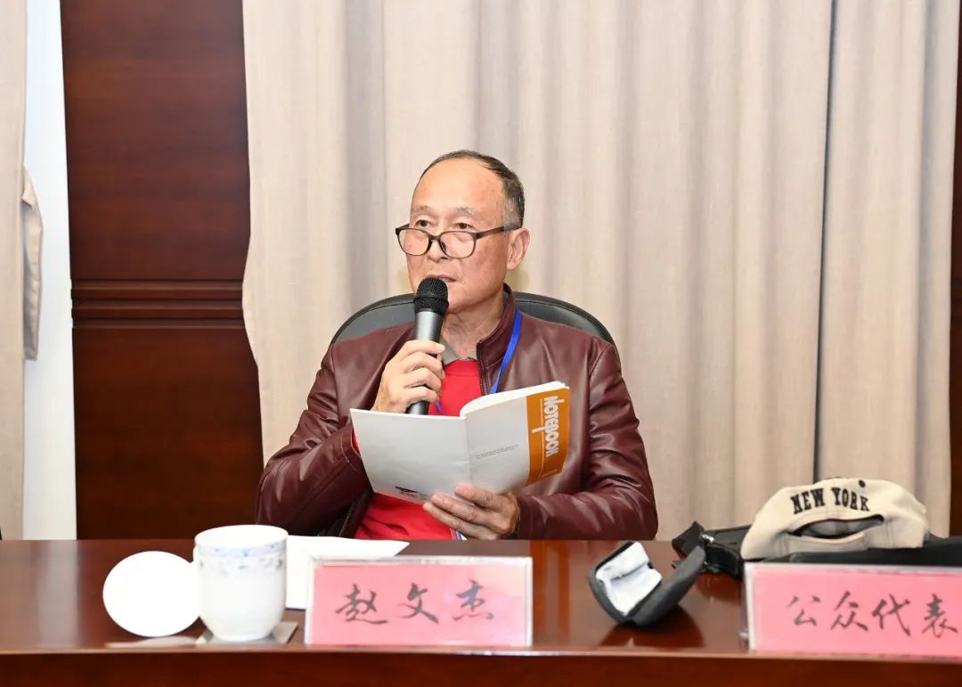 赵文杰74积极为静安体育发展建言献策他们逐一发言听取区体育局汇报