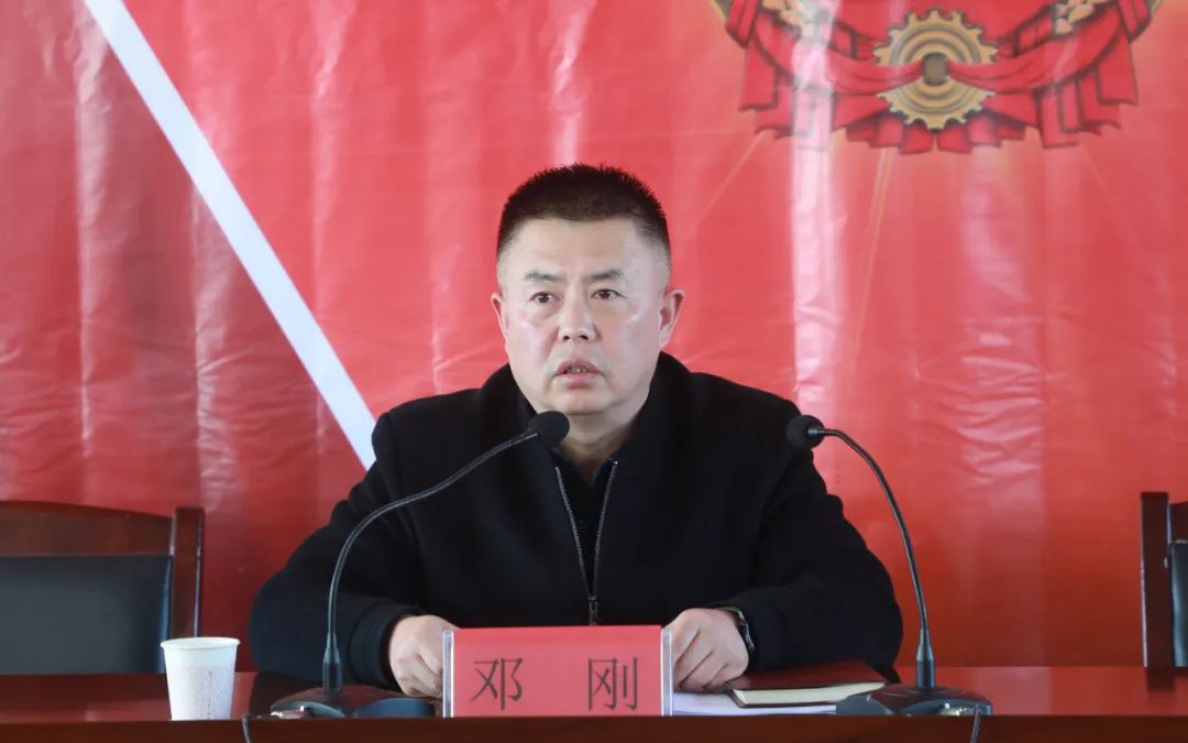 邓刚到兴化乡宣讲县第十五次党代会精神